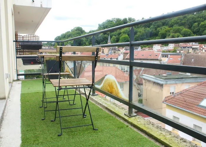 Theskyfall , Cosy Appartement, Terrasse & Parking