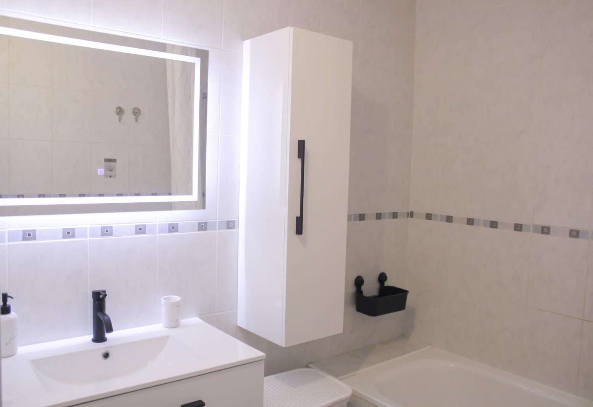Apartment Theskyfall , Cosy Appartement, Terrasse & Parking Longwy